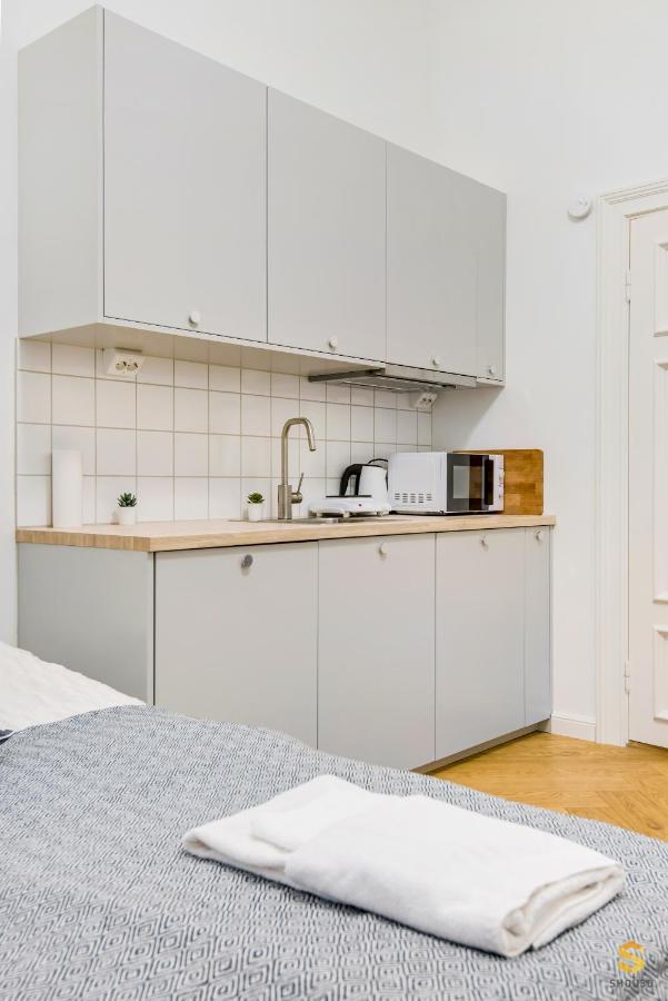 Ferienwohnung WeHost Pieni Roobertinkatu Big 13 Helsinki Exterior foto